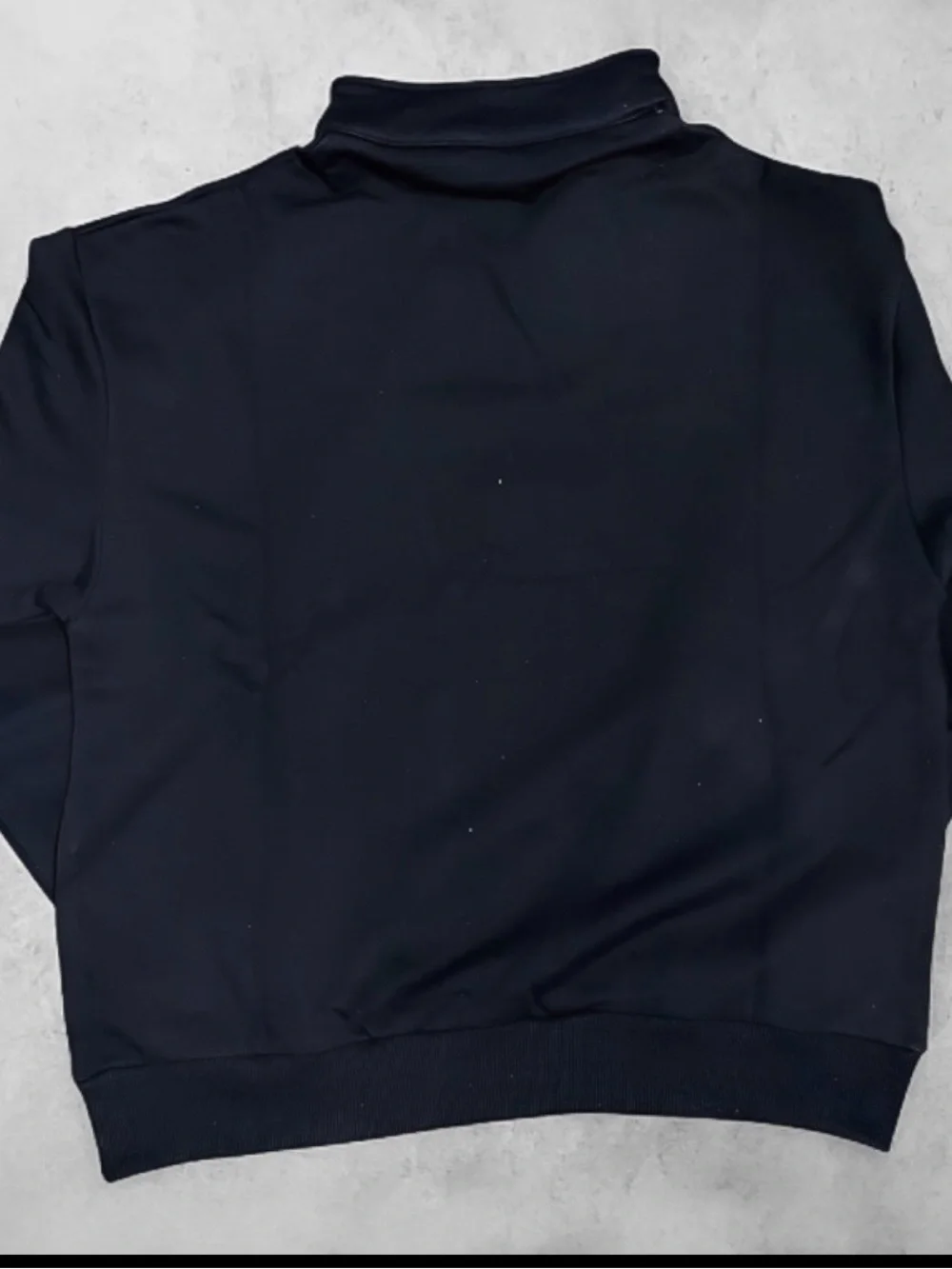 ALO Yoga Men's Black Half-Zip Sweatshirt with Contrast Silver Zipper